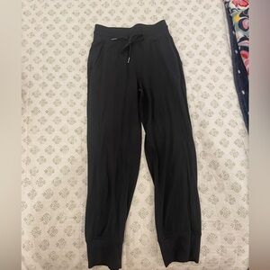 LULU JOGGERS!